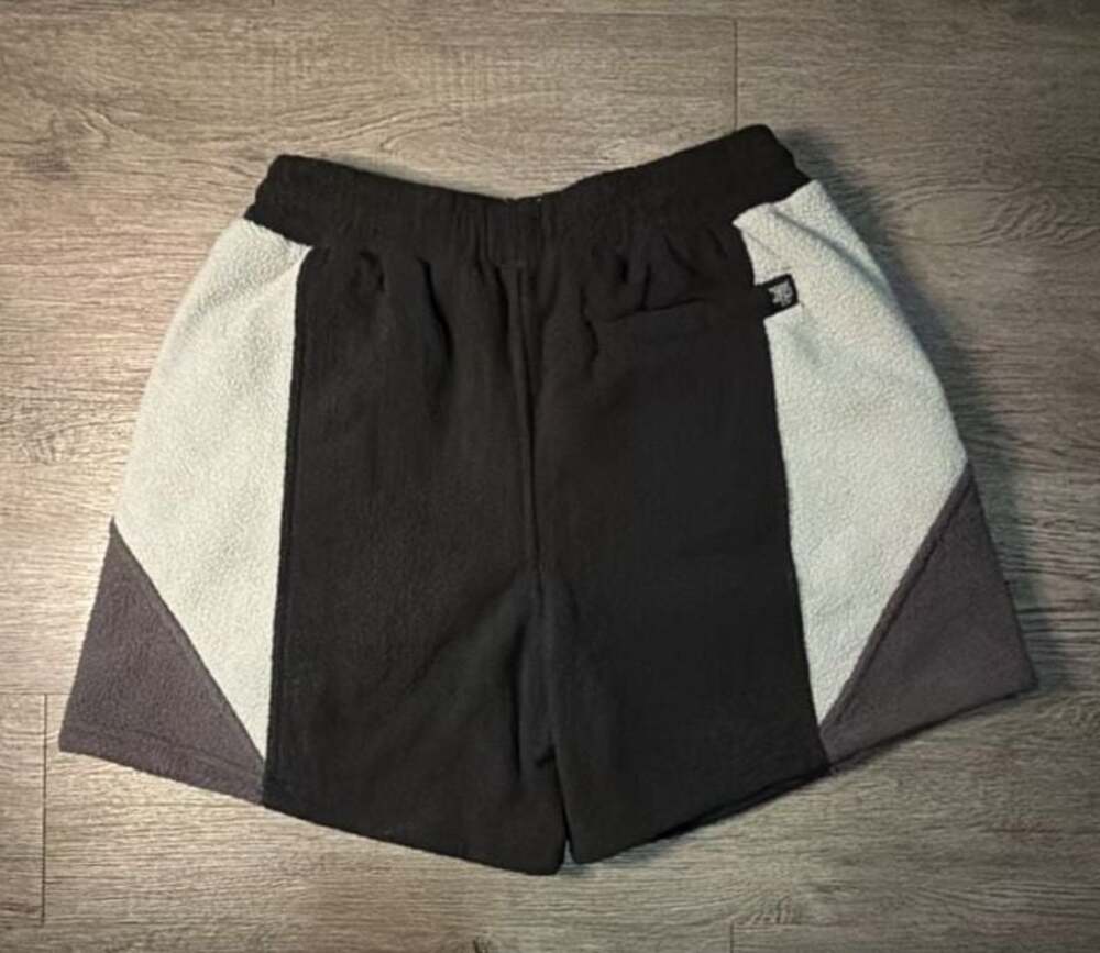 Inaka Power Fleece Color-Block Shorts - Picture 2 of 5